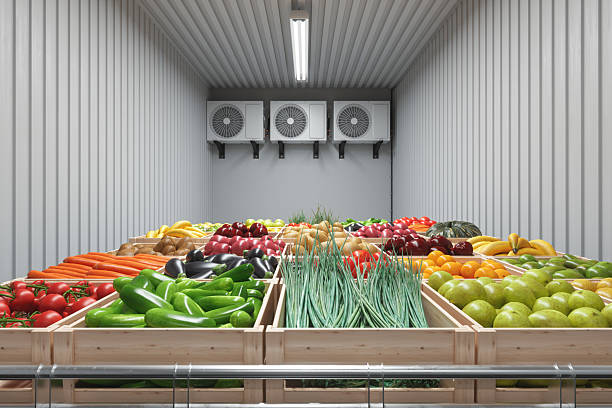 Alimentos en refrigerador por importancia de cadena de frío, práctica implementada por Corporativo Kosmos.